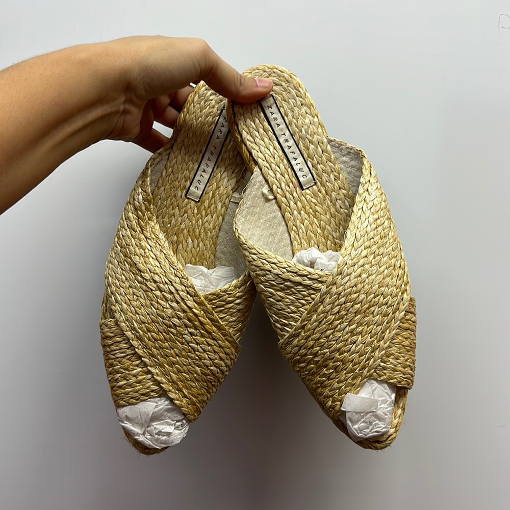 Chic Zara Sandal! Size 42!